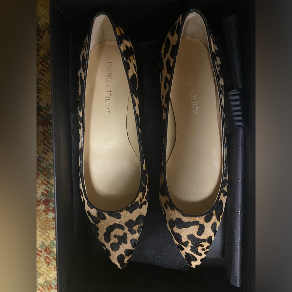 Leopard flats new in box